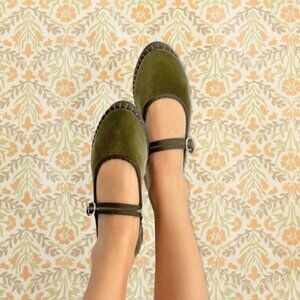 Flabelus Starling Piped Velvet Mary Jane Shoes
